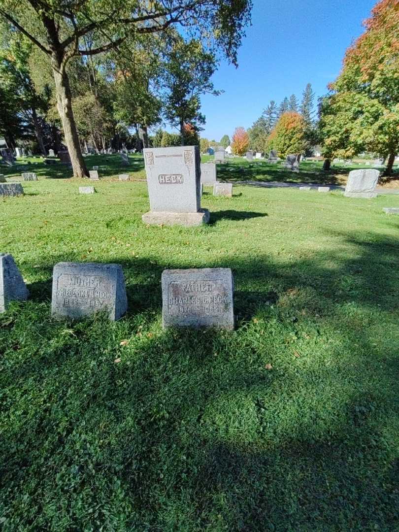 Charles C. Heck's grave. Photo 1