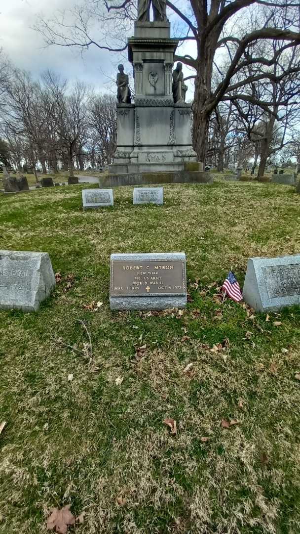 Robert C. Myron's grave. Photo 15