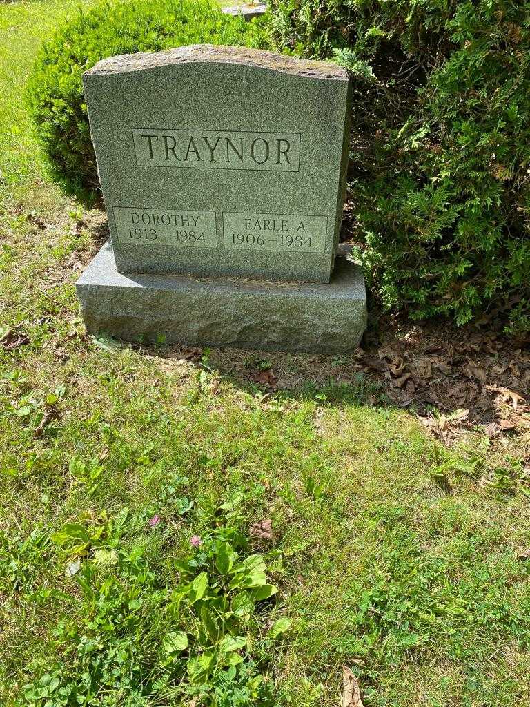Earle A. Traynor's grave. Photo 2