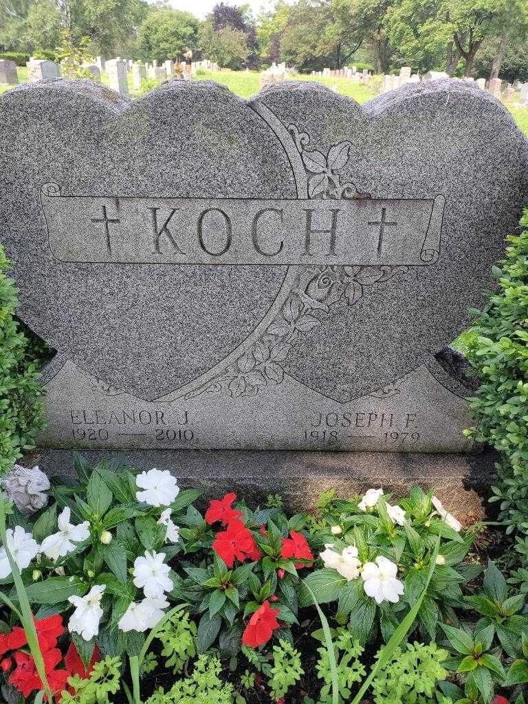 Eleanor J. Koch's grave. Photo 3