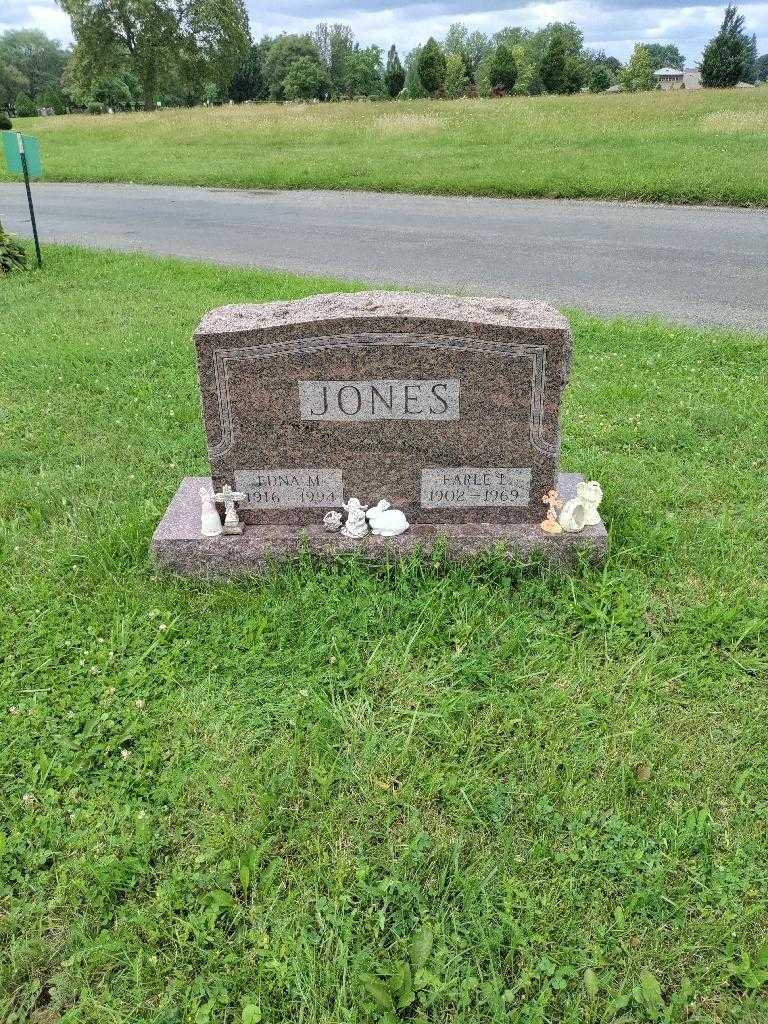 Edna Mae Jones Shuler's grave. Photo 1