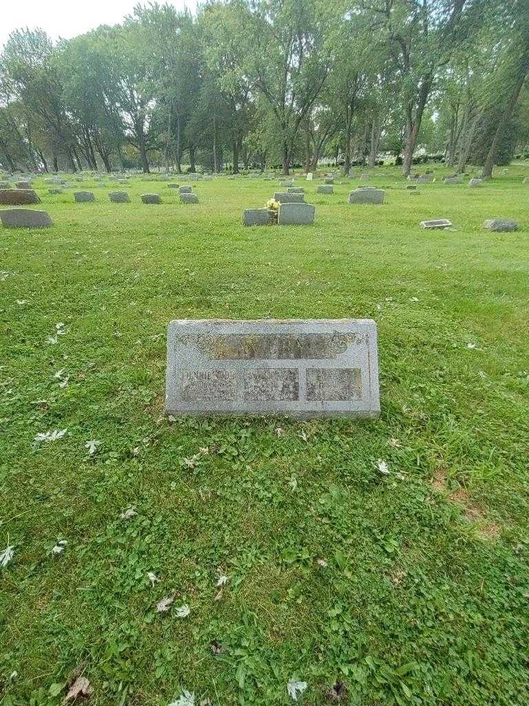 Missus/Madam Jennie M. Rudd's grave. Photo 1