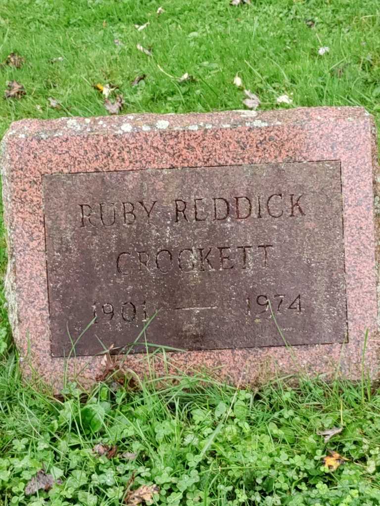 Ruby D. Crockett's grave. Photo 4