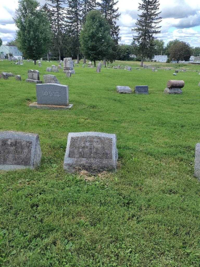 Caroline E. Filleman's grave. Photo 1