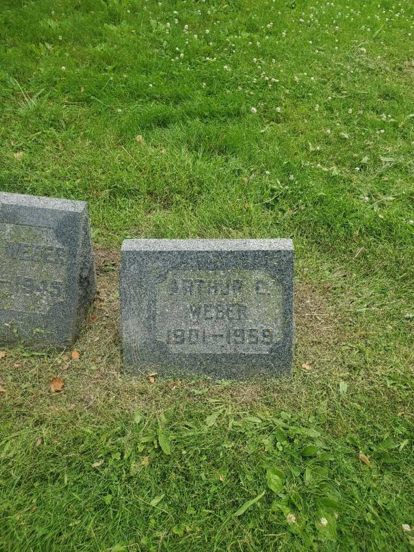 Arthur C. Weber's grave. Photo 2