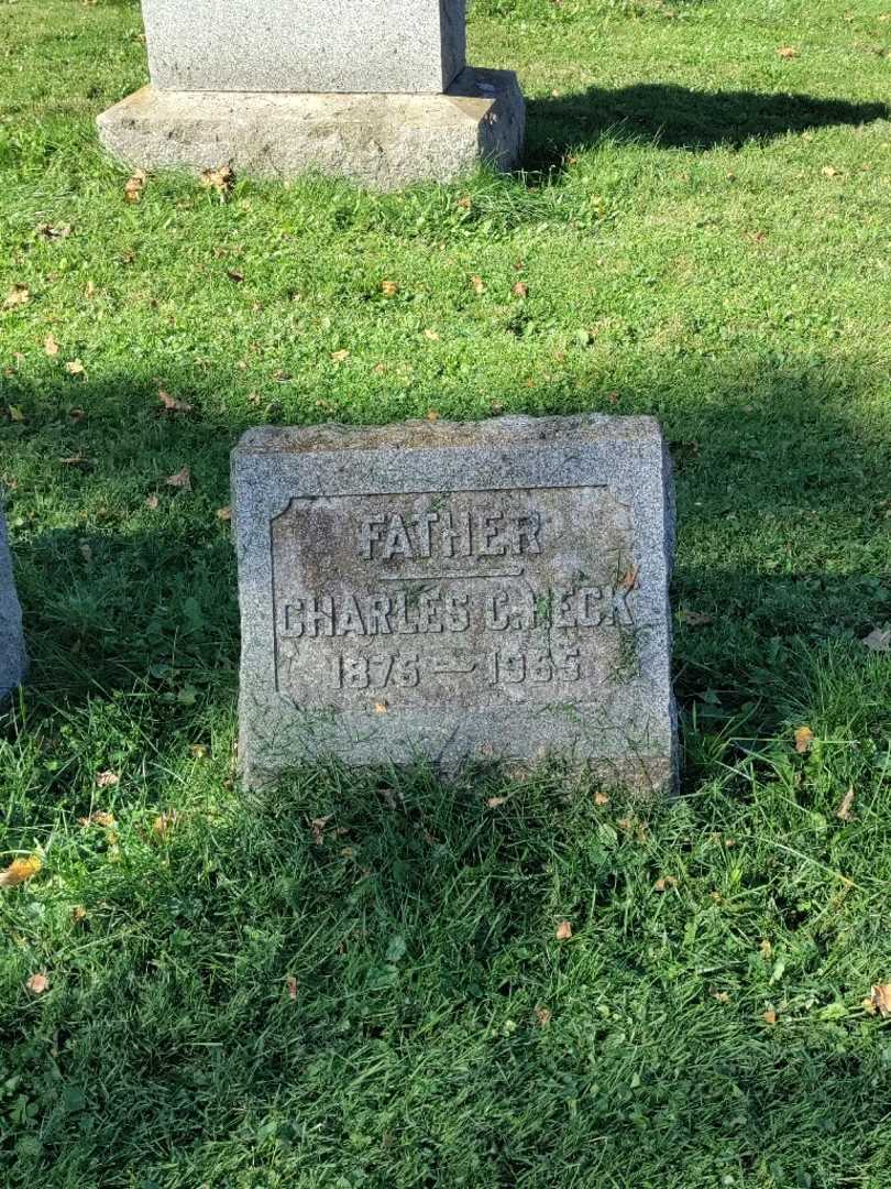 Charles C. Heck's grave. Photo 2