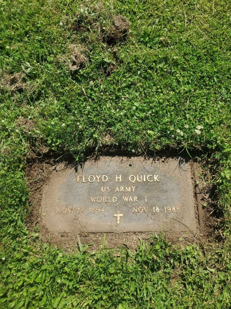 Floyd H. Quick's grave. Photo 4