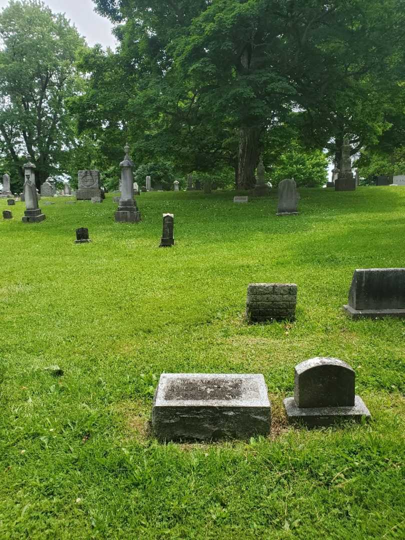 William Unkauf's grave. Photo 1