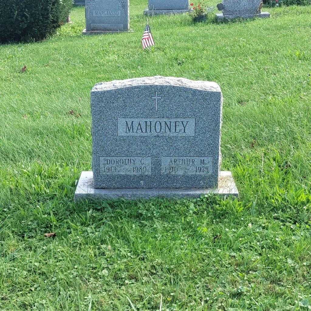 Dorothy Mahoney's grave. Photo 3