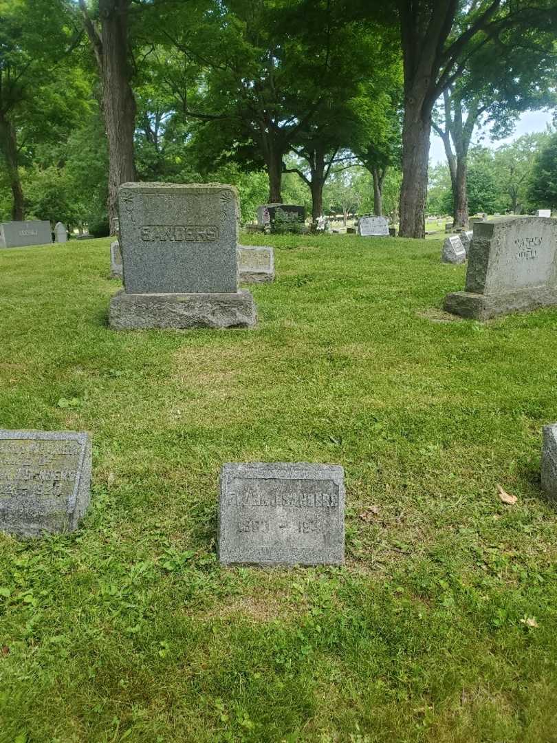 Frank J. Sanders's grave. Photo 1