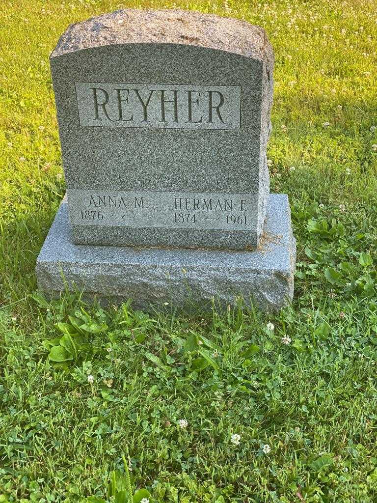 Herman E. Reyher's grave. Photo 3