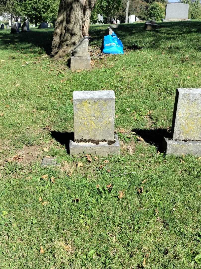Mary E. Beuscher's grave. Photo 2