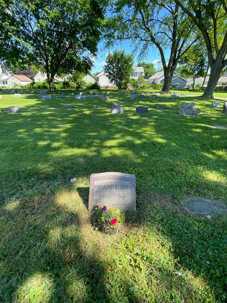 Raymond P. Lucas's grave. Photo 1