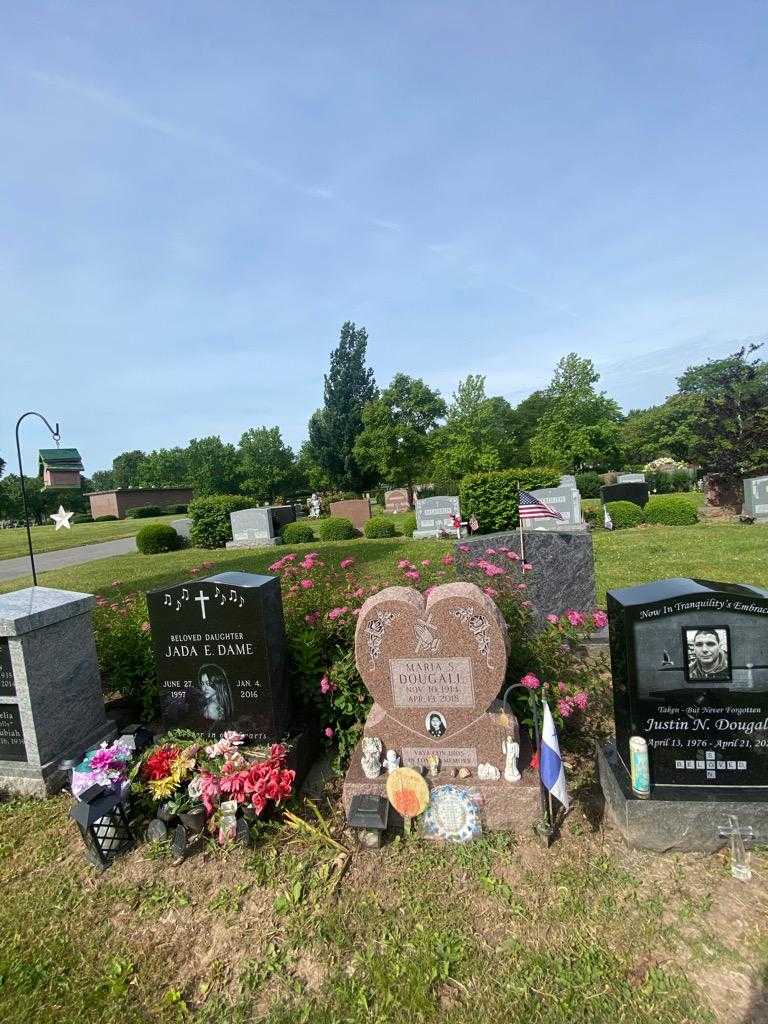 Maria S. Dougall's grave. Photo 1