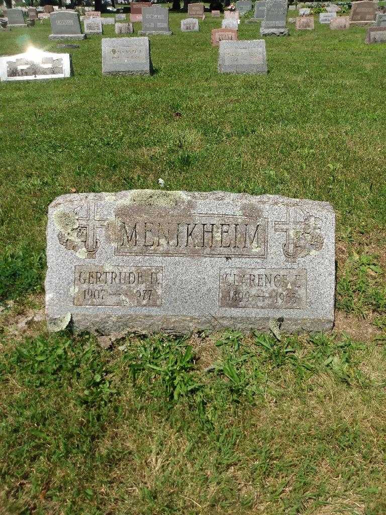 Clarence E. Menikheim's grave. Photo 2