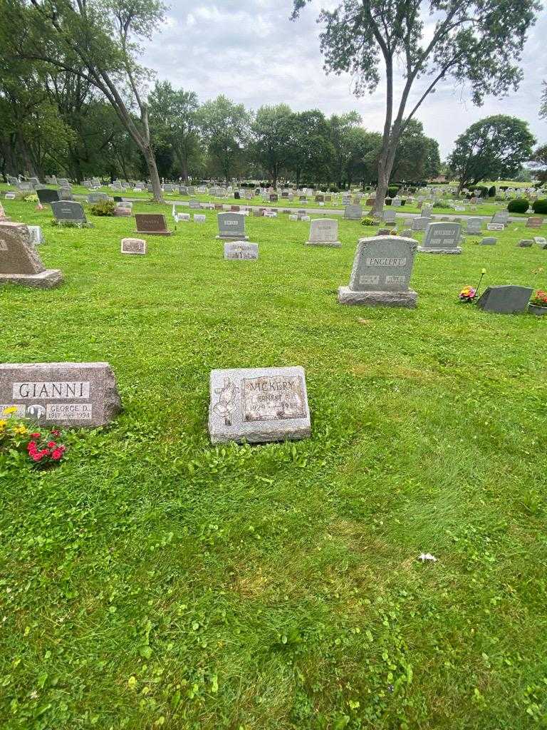 Ernest F. Vickery's grave. Photo 1