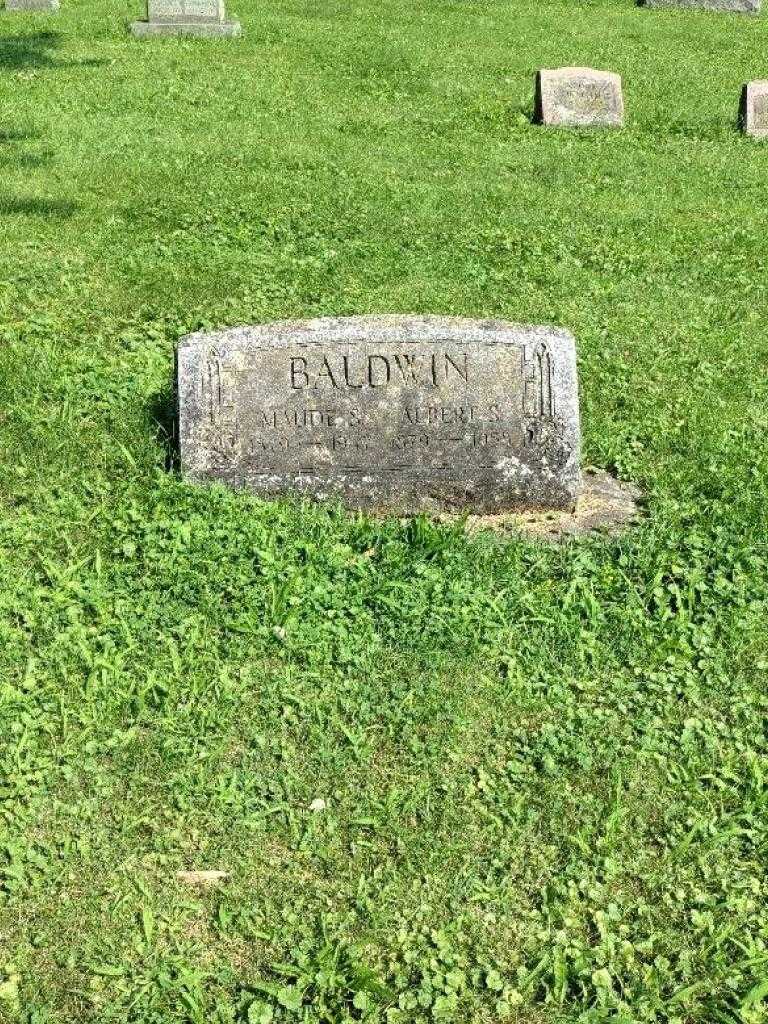 Maude S. Baldwin's grave. Photo 3