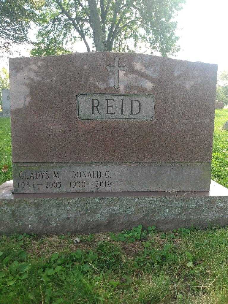 Gladys M. Reid's grave. Photo 3