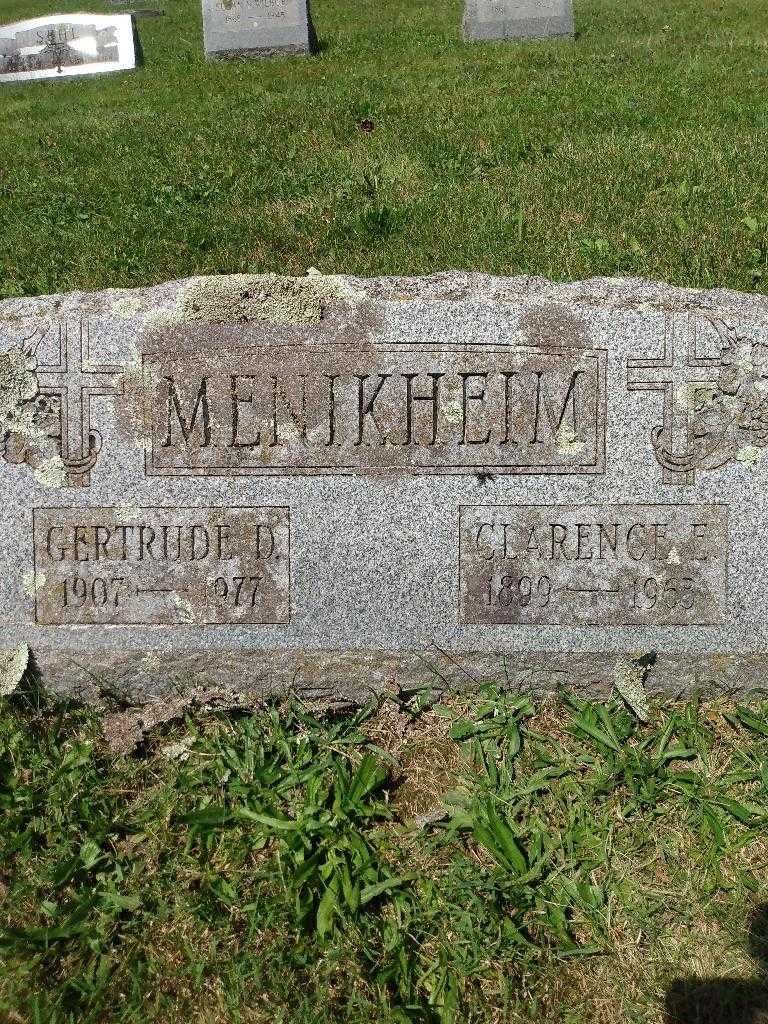 Clarence E. Menikheim's grave. Photo 3