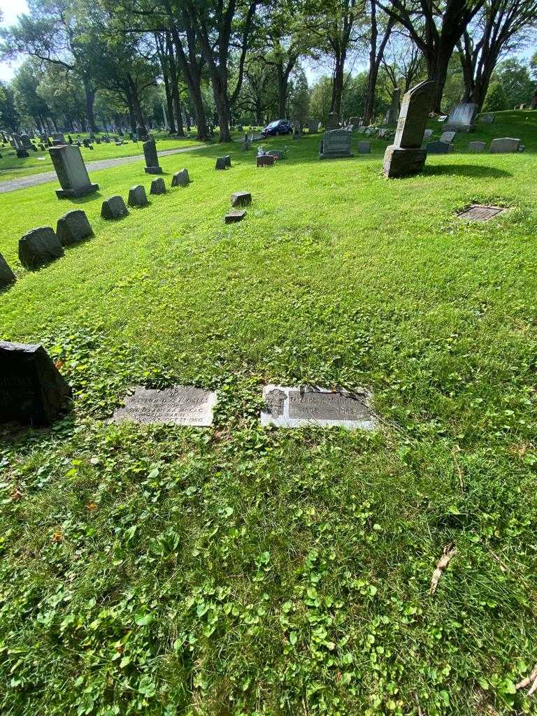 Elizabeth M. Ingalls's grave. Photo 1