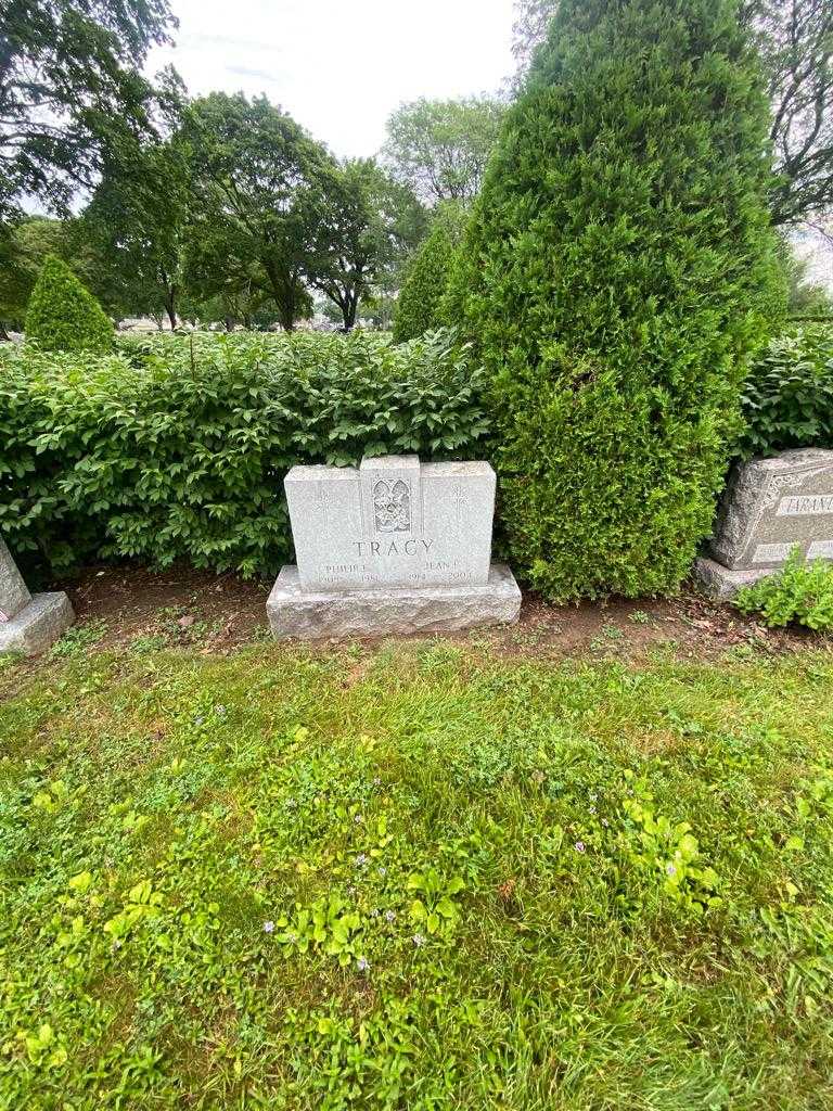 Jean F. Tracy's grave. Photo 1