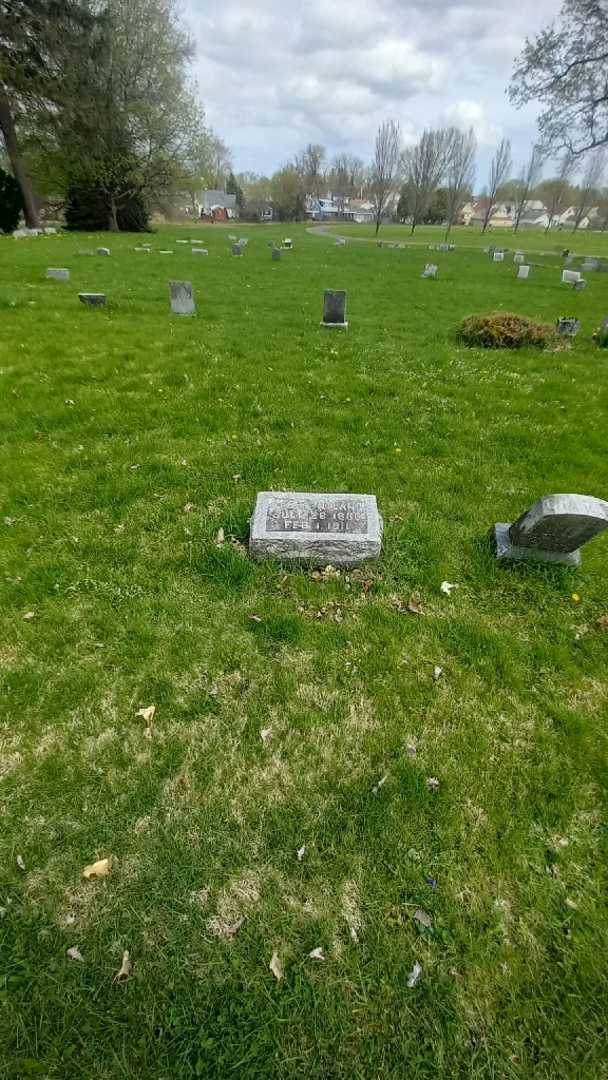 Evert Nyland's grave. Photo 1