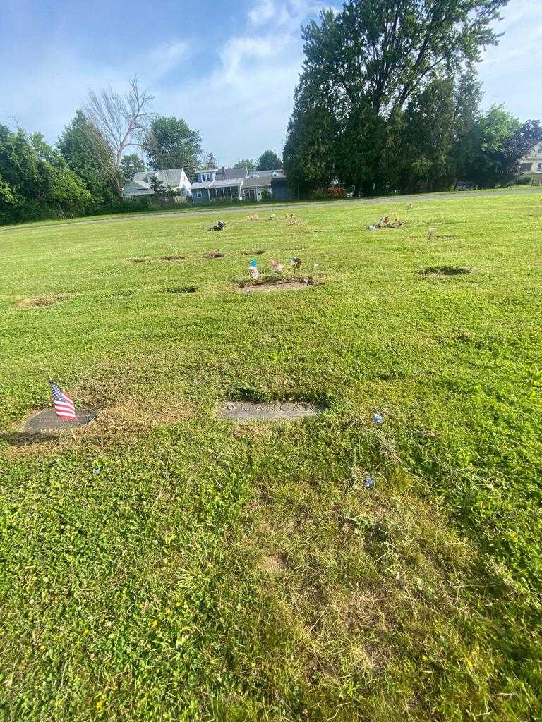 Julia Mangan's grave. Photo 1