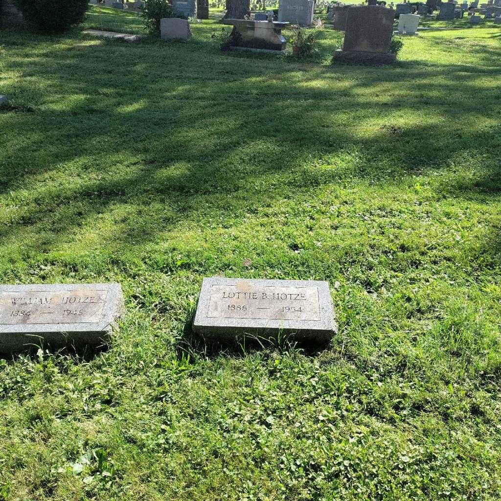 Lottie B. Hotze's grave. Photo 1