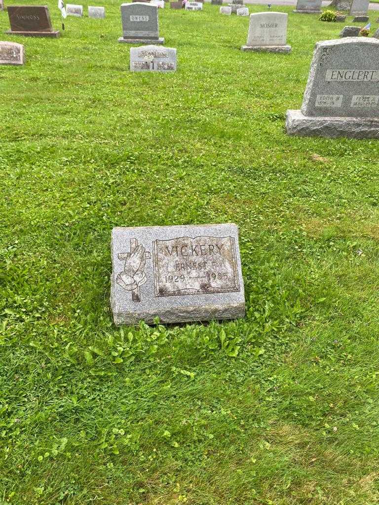 Ernest F. Vickery's grave. Photo 2
