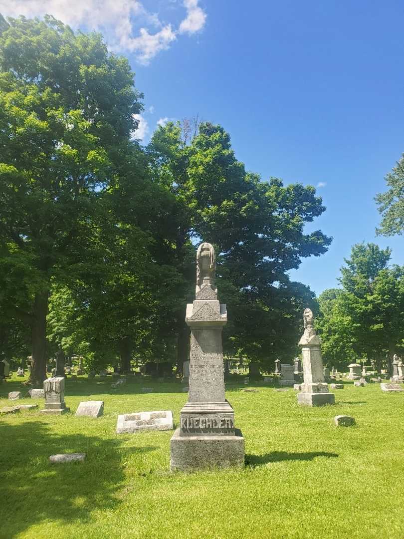 Adam Kuechler's grave. Photo 2