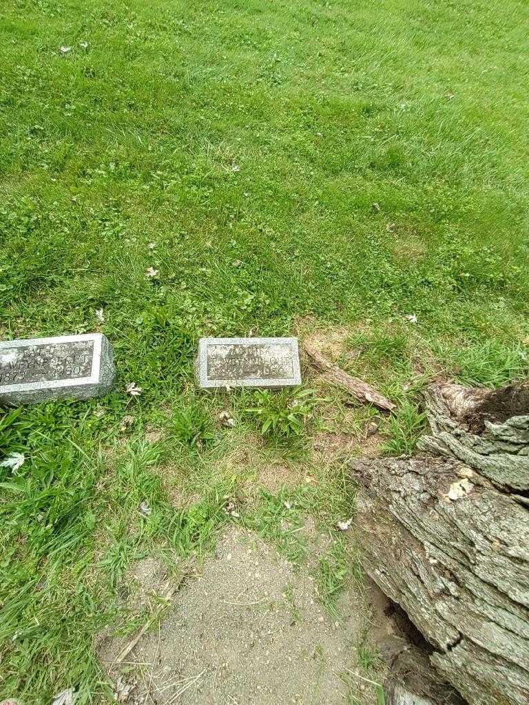 Theresa Weynprecht's grave. Photo 1