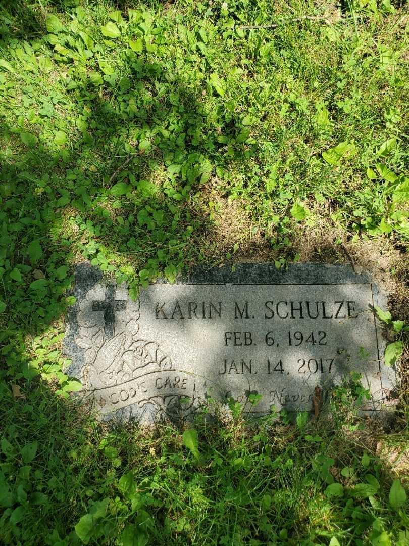Karin Maxine Schulze's grave. Photo 3