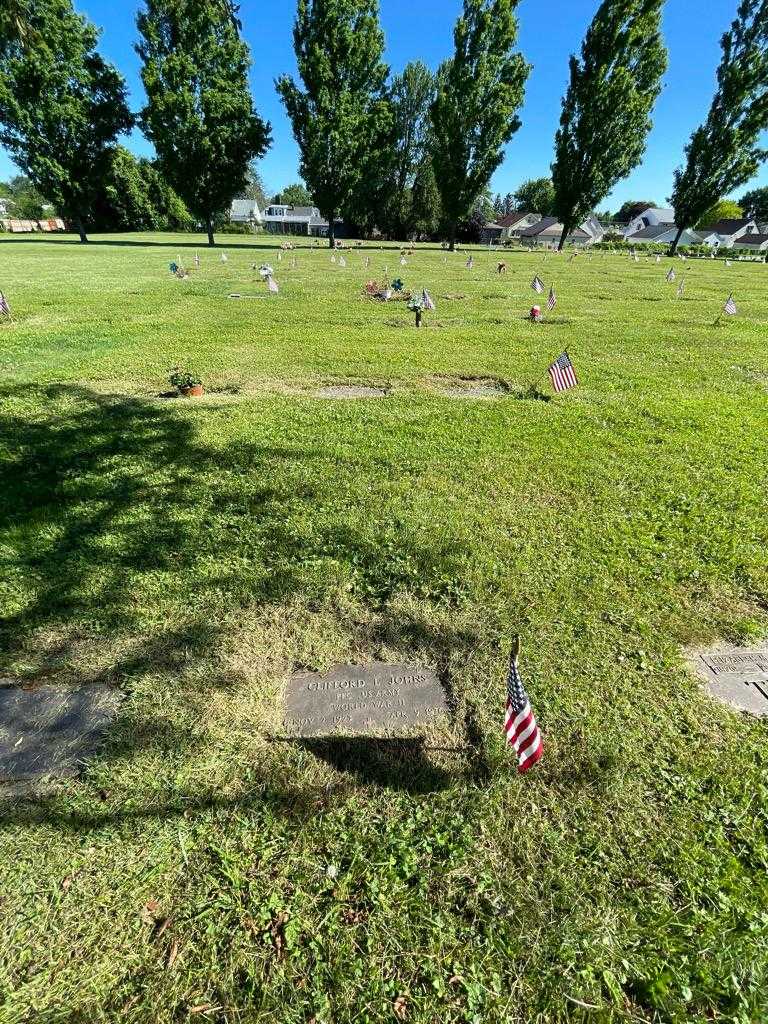 Clifford L. Johns's grave. Photo 1
