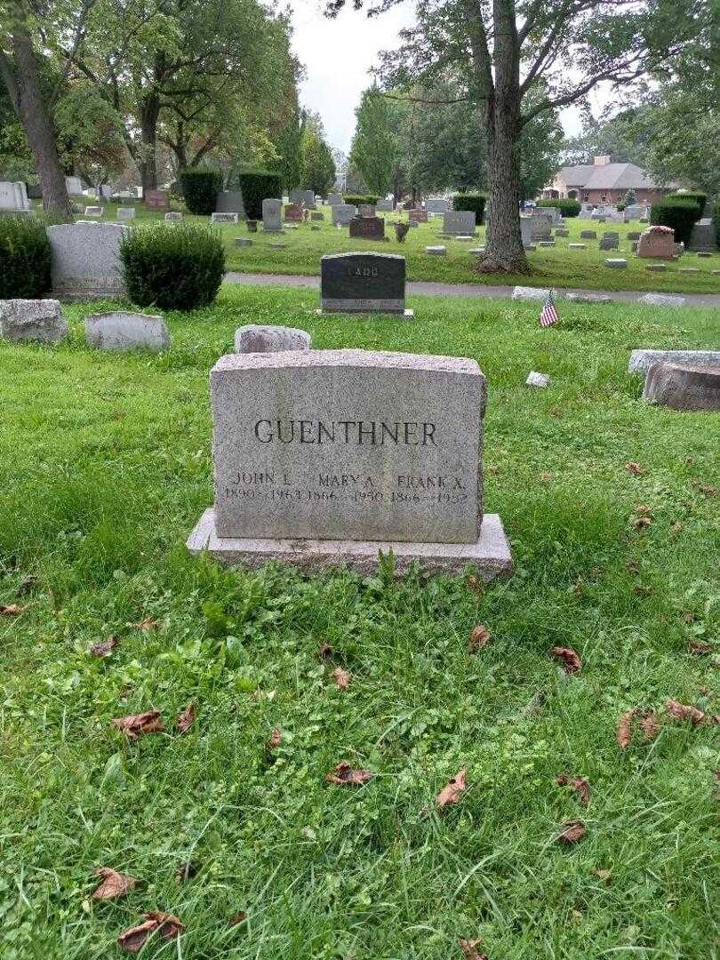 Frank X. Guenthner Senior's grave. Photo 2