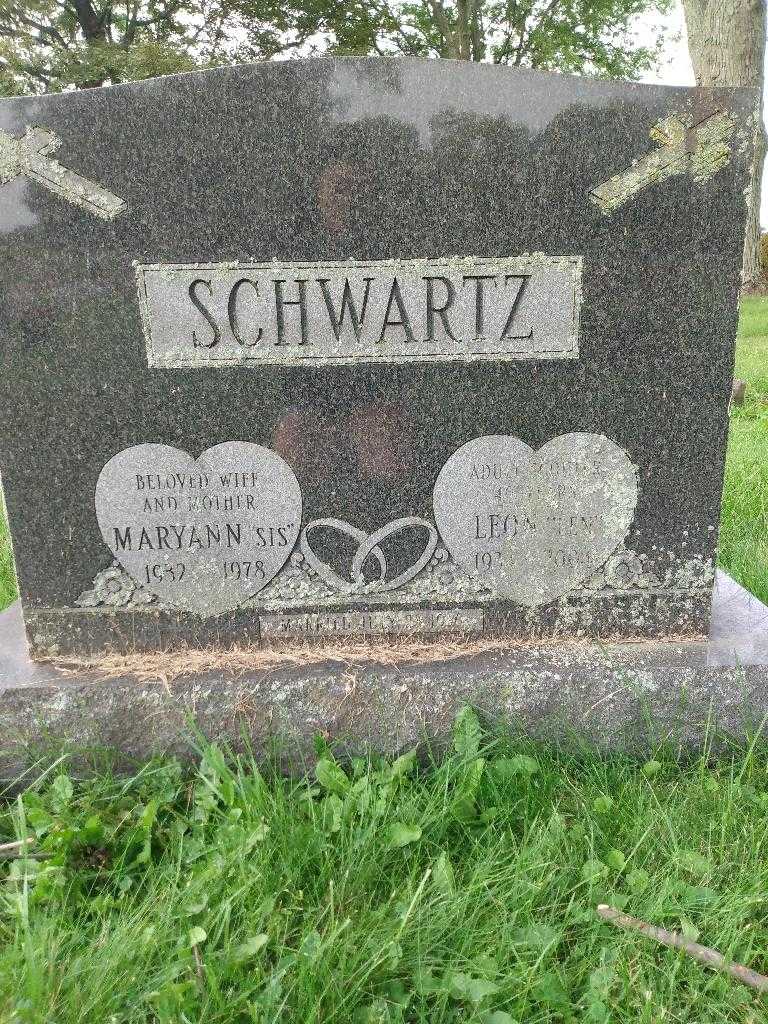 Maryann "Sis" Schwartz's grave. Photo 3