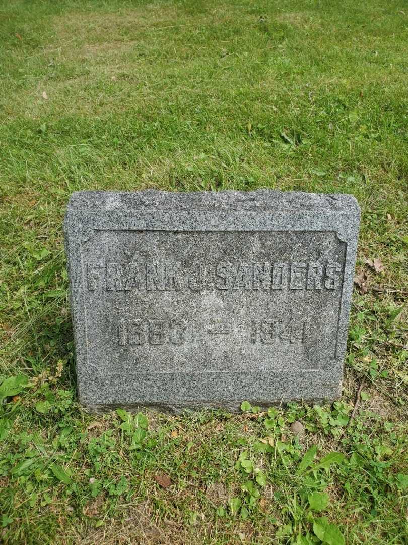 Frank J. Sanders's grave. Photo 3