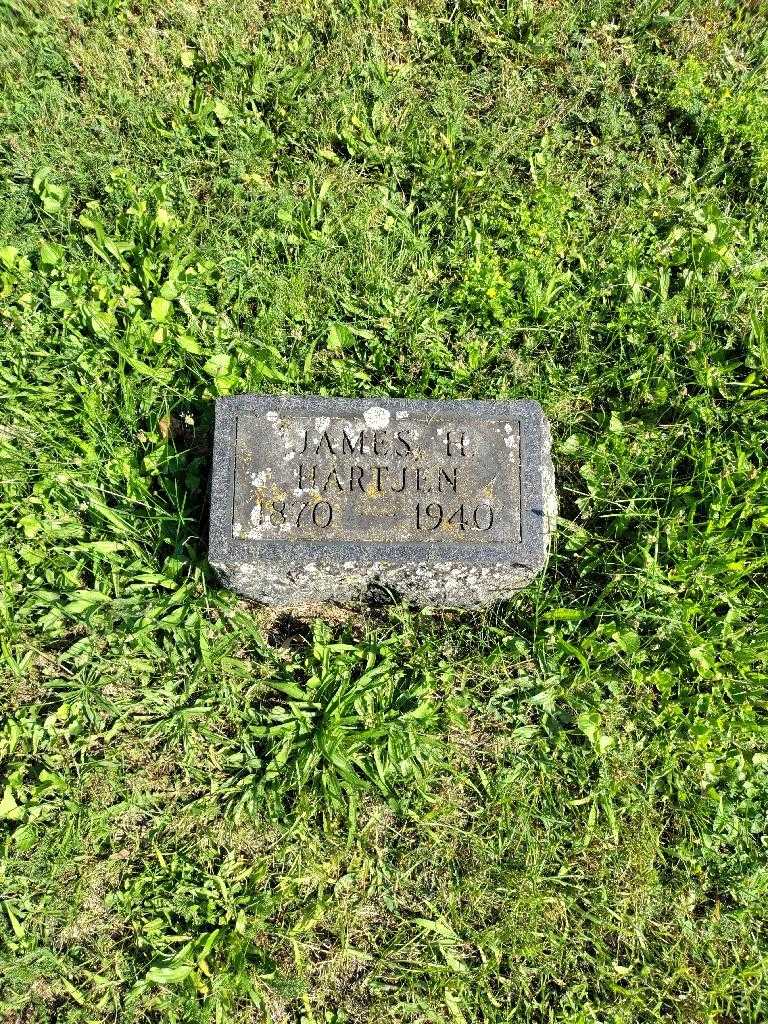 James H. Hartjen's grave. Photo 2