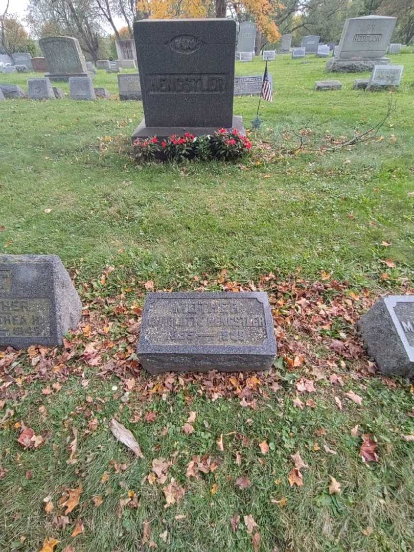 Charlotte Hengstler's grave. Photo 1