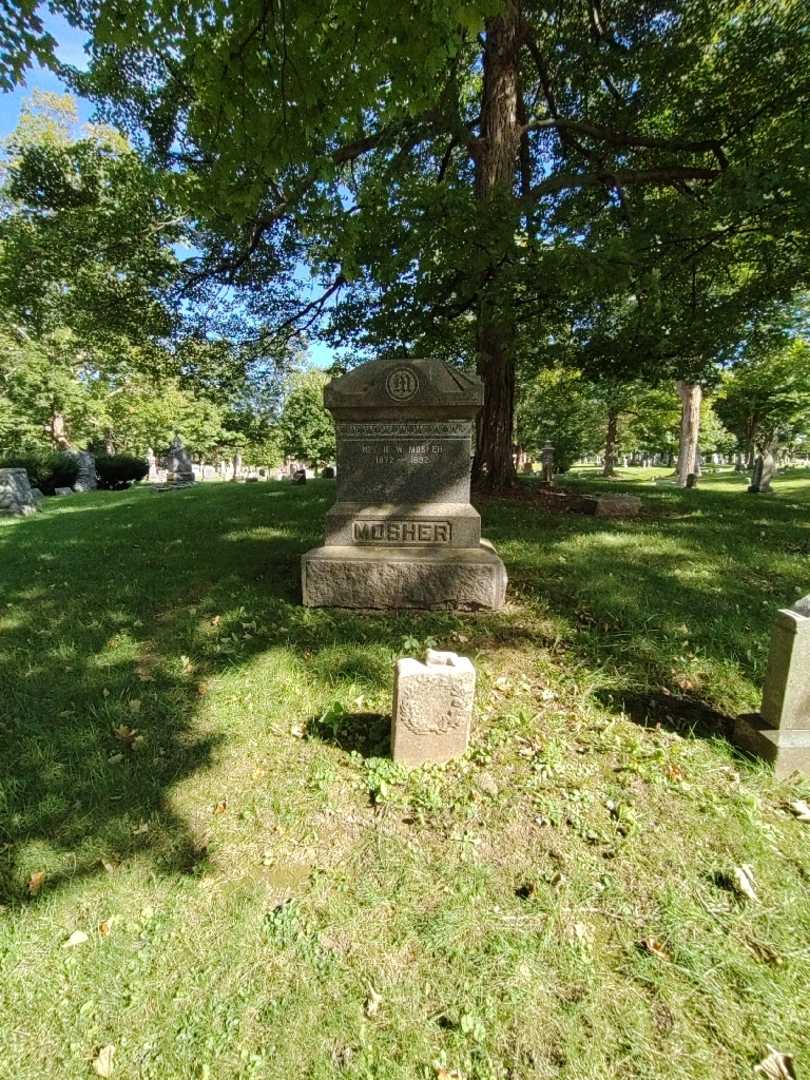 Nellie W. Mosher's grave. Photo 1