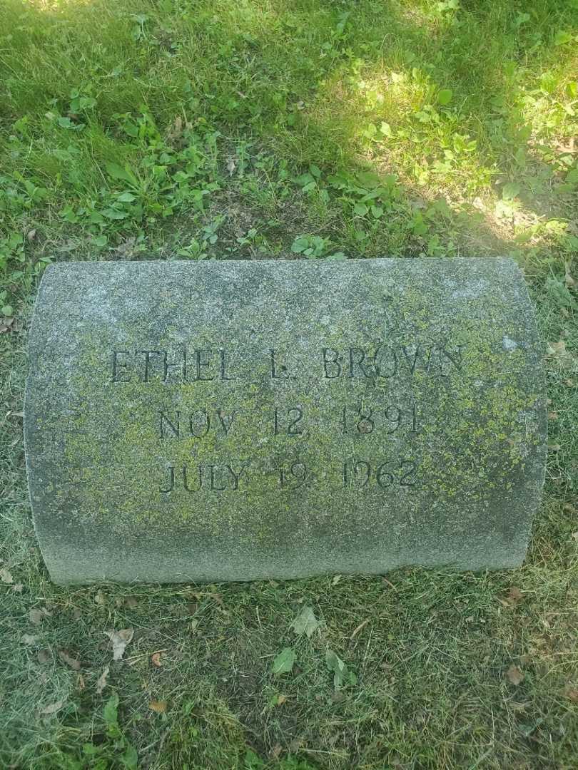 Ethel Listman Brown's grave. Photo 3