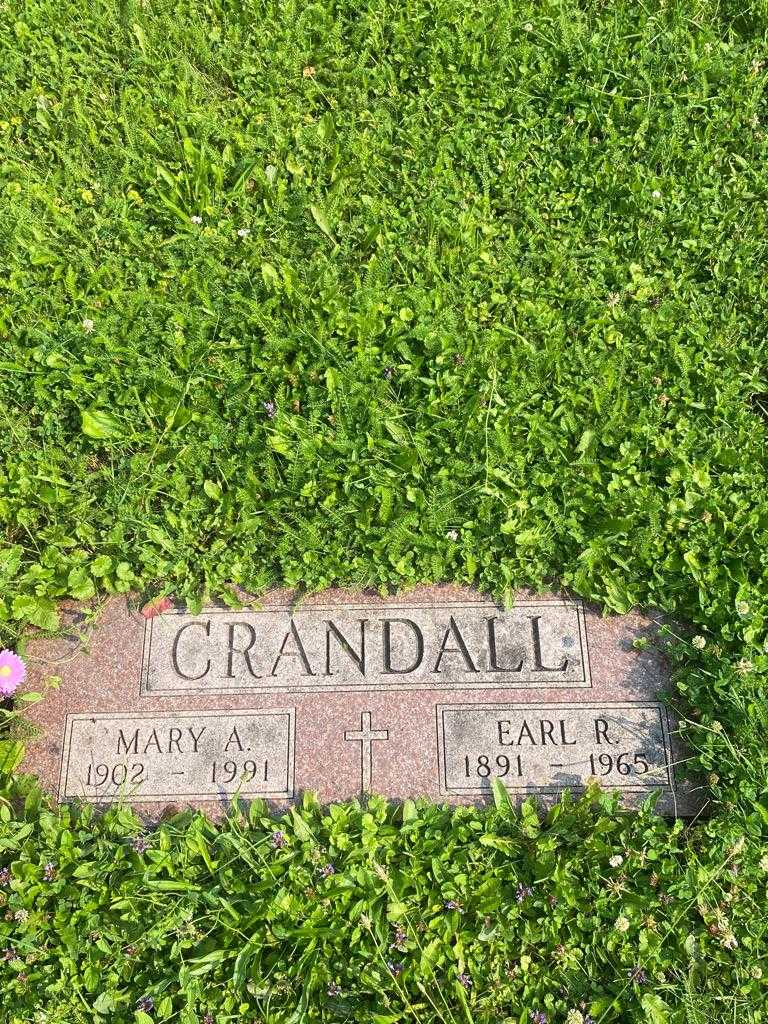 Earl R. Crandall's grave. Photo 3