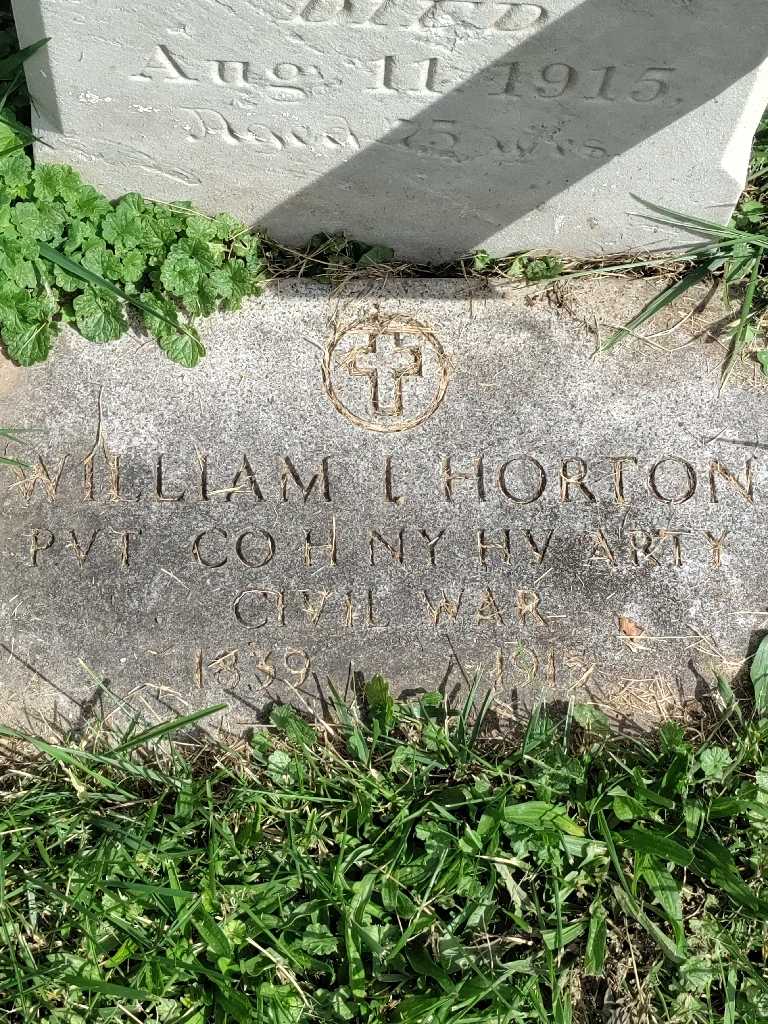 William I. Horton's grave. Photo 4