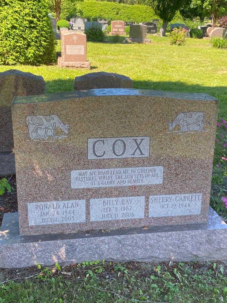 Ronald Alan Cox's grave. Photo 3