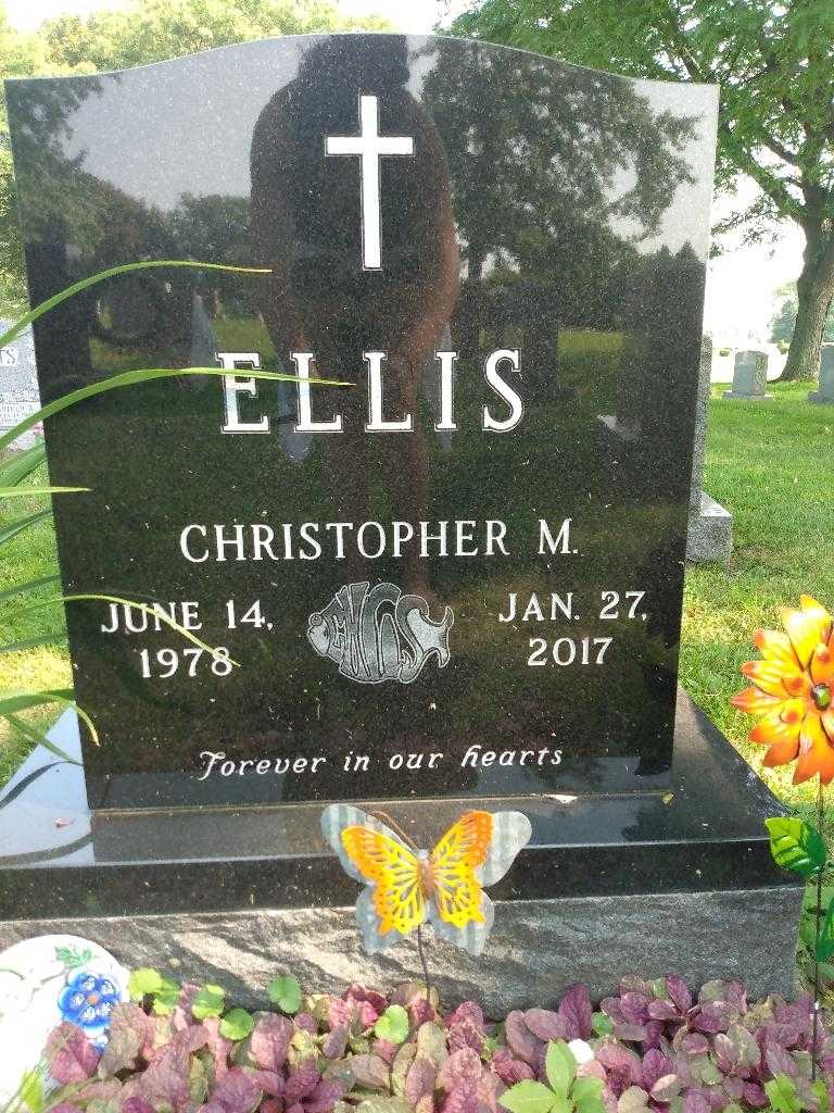 Christopher M. Ellis's grave. Photo 3