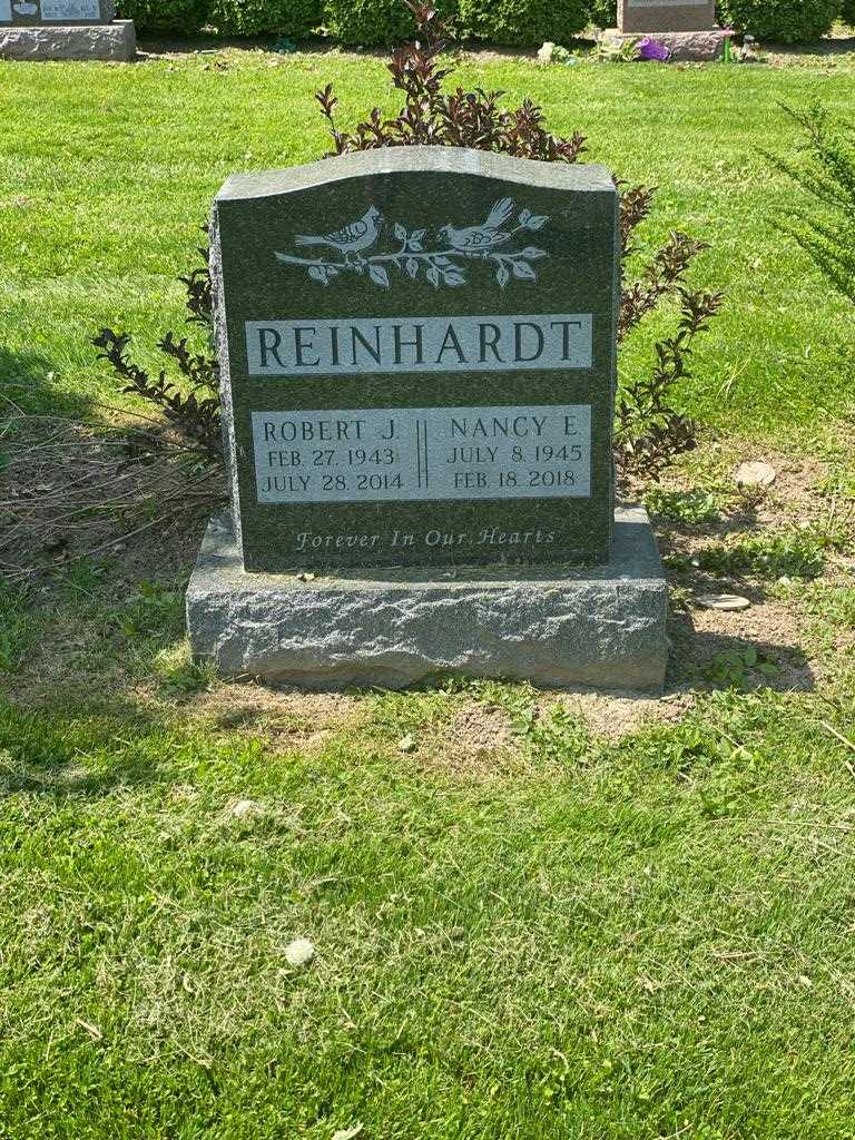 Robert J. Reinhardt's grave. Photo 1