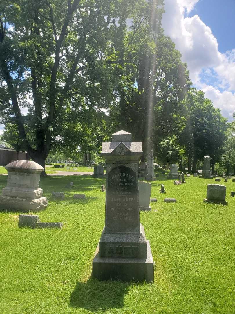 Jane Auer's grave. Photo 2