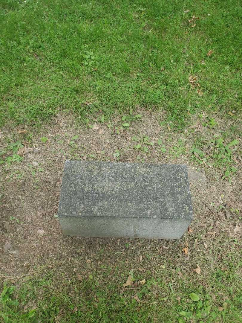 Edward Schoeneck's grave. Photo 2