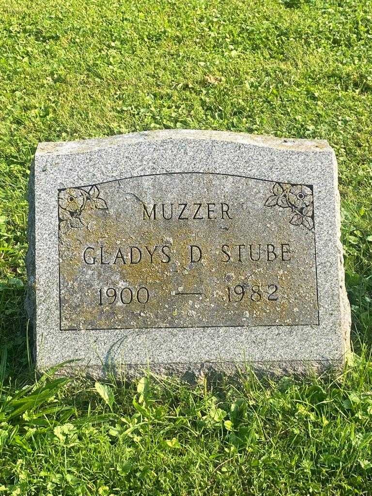 Gladys D. Stube's grave. Photo 3