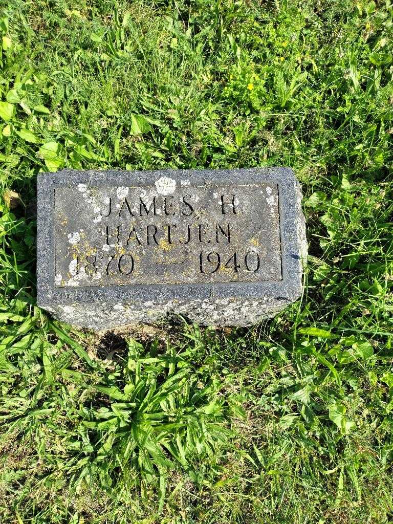 James H. Hartjen's grave. Photo 3