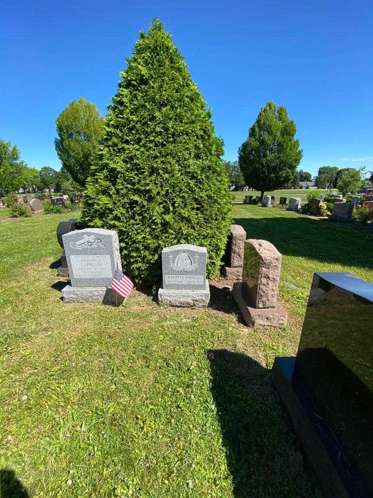 Marietta Barnello's grave. Photo 1